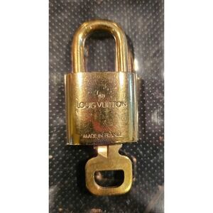 Louis‎ Vuitton Padlock and #323 Key Set Gold Brass Authentic Designer